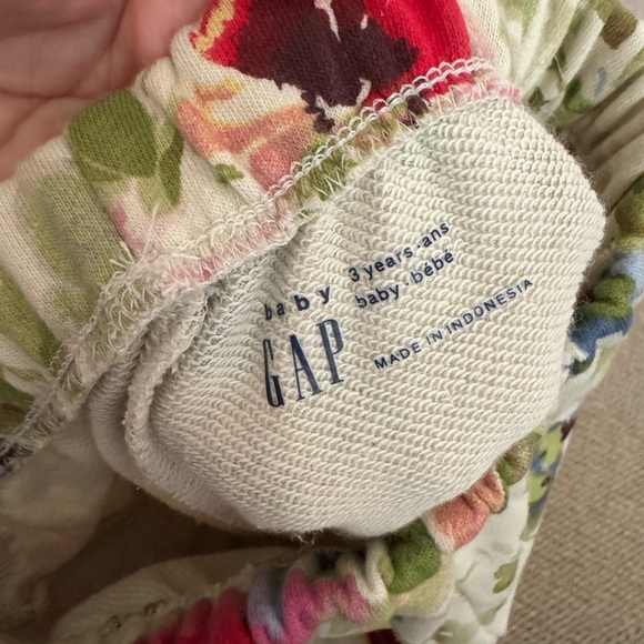 Matching Sweatpants and Tshirt Set - Picture 3 of 3